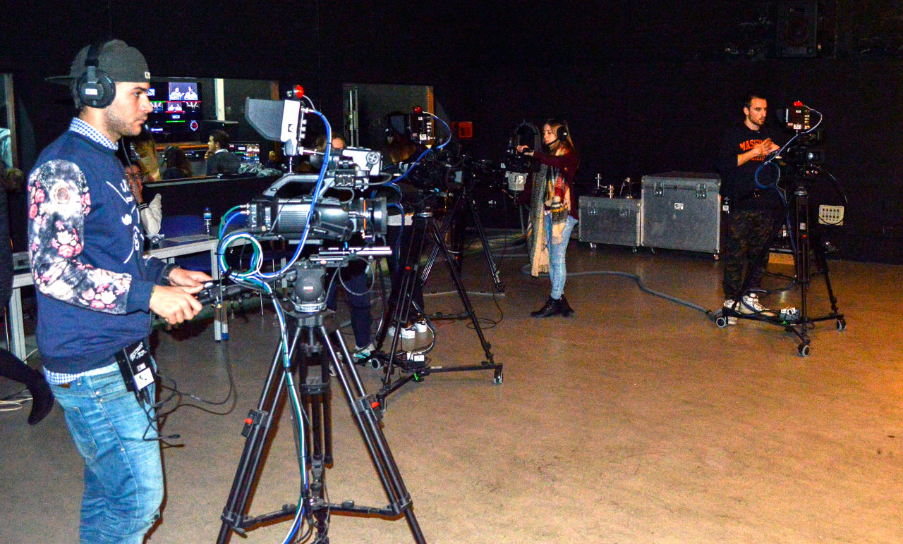 Escuela de Imagen y Sonido de Vigo EISV. Trabajo de alumnos de producción de audiovisuales. Programa de TV en directo, Vigo Debate 5
